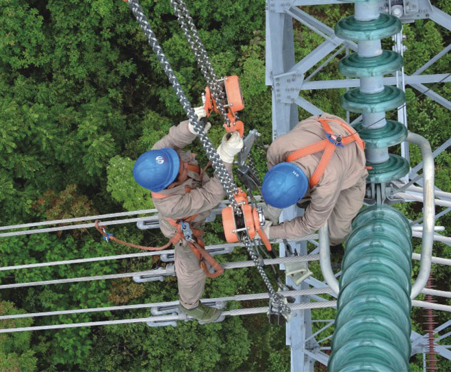 14南網德宏供電局輸電線路檢修工程.jpg